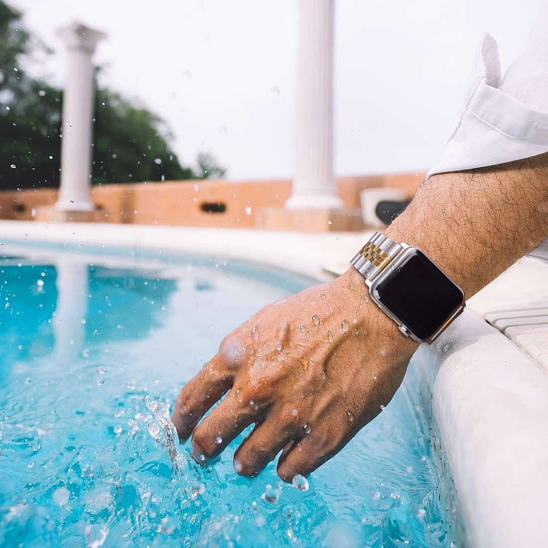 Elevate Your Style with Our Adjustable Stainless Steel Apple Watch Bands - Compatible with Series 11/10/9/8/7/6/5/4/3/2/1 in Silver and Gold